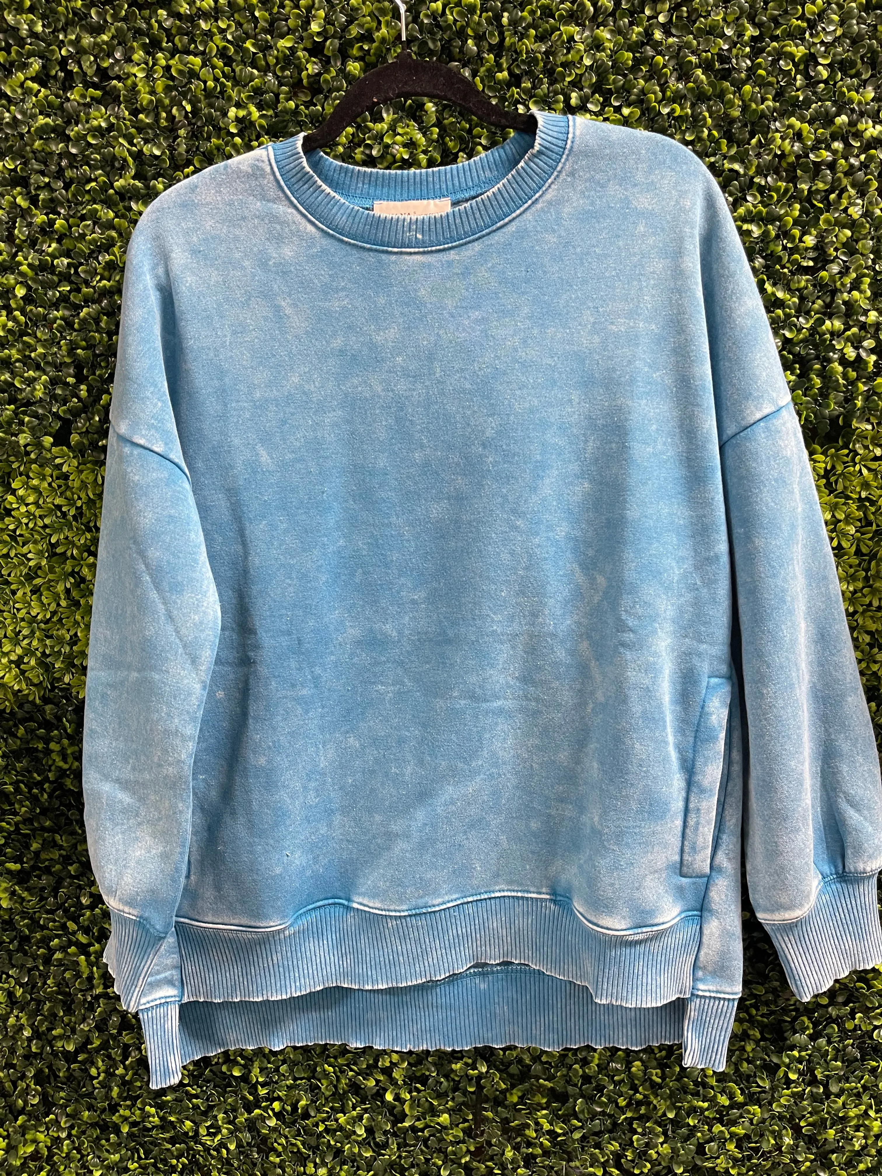 Acid Wash Fleece Hi-Low Hem Pullover