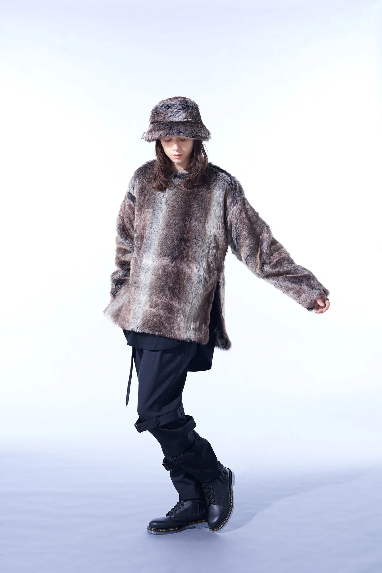 ANIMAL PATTERN ECO FUR CREW NECK PULLOVER