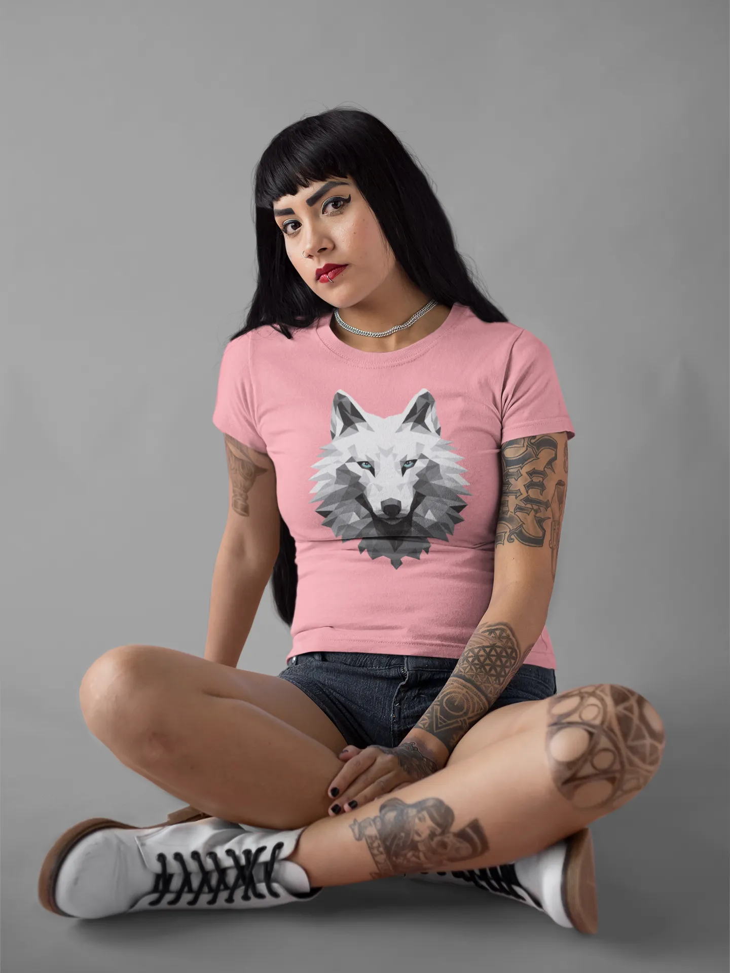 Damen T-Shirt mit Wolfmotiv "Polygon Weißer Wolf"