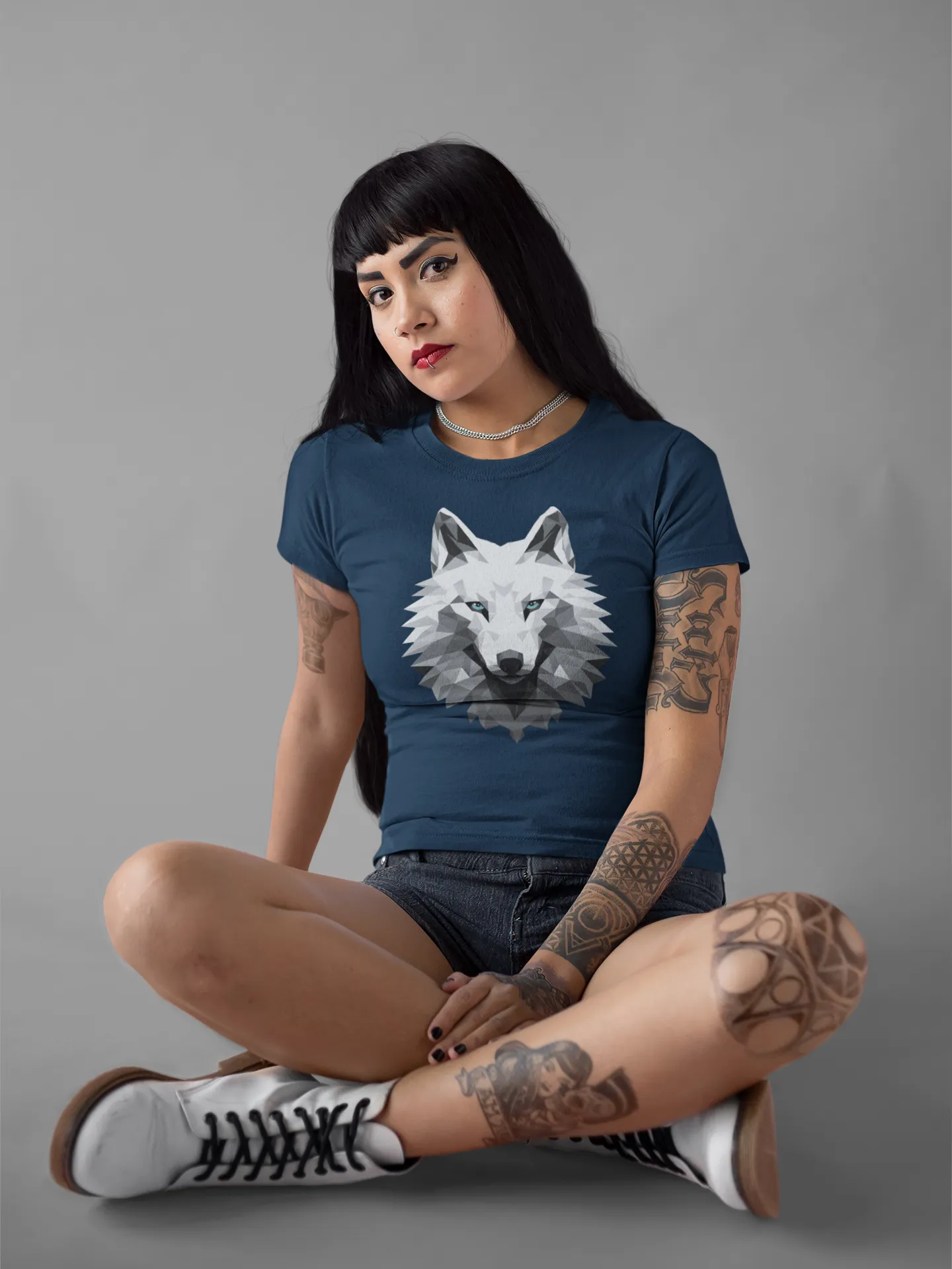 Damen T-Shirt mit Wolfmotiv "Polygon Weißer Wolf"