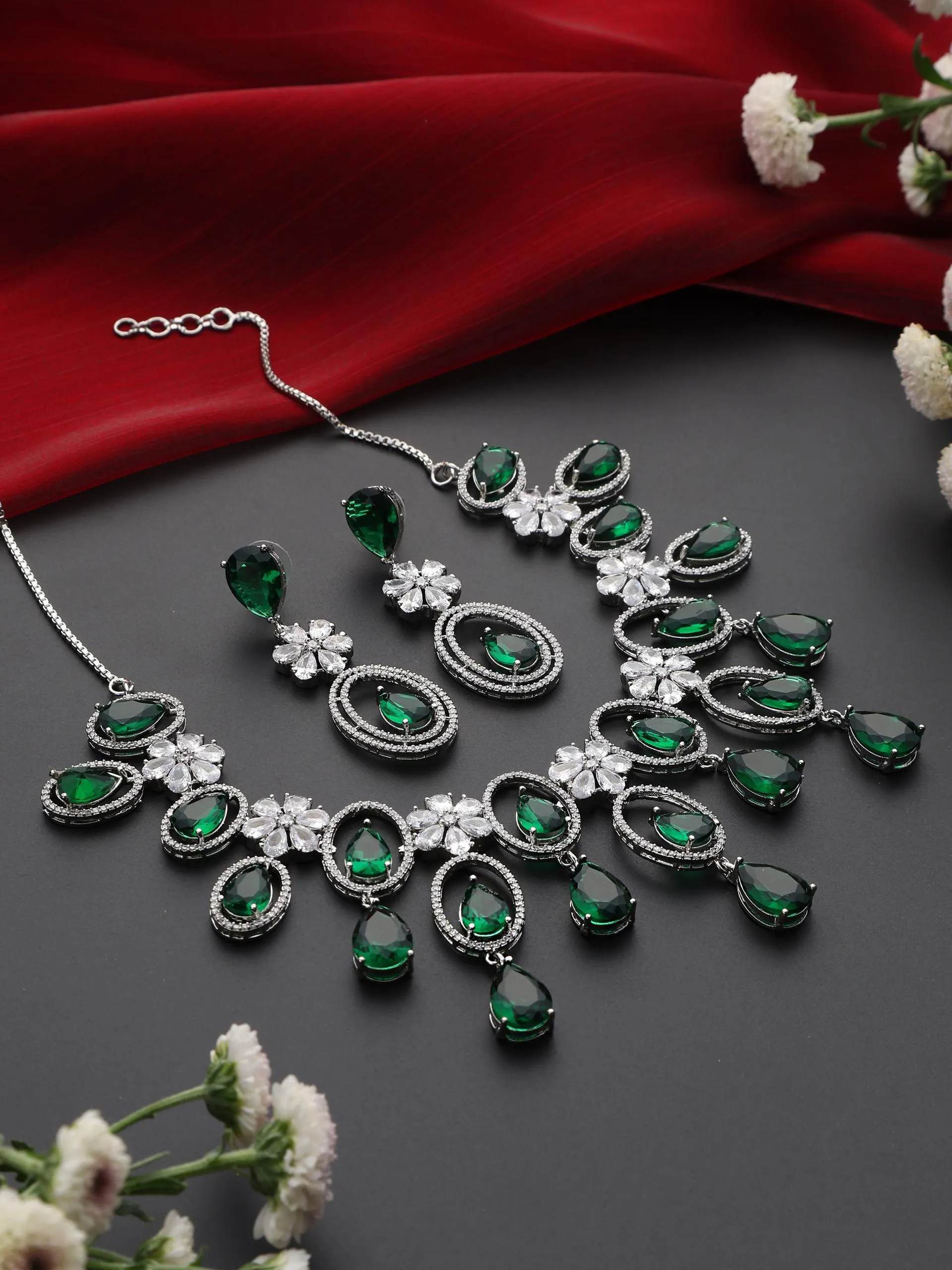 Emerald Broad Necklace With Earring