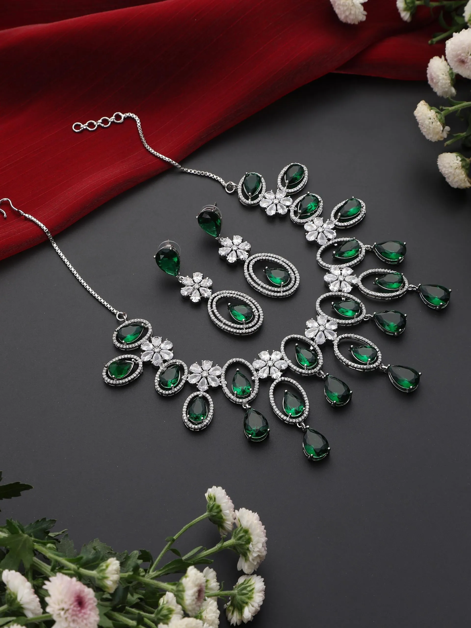 Emerald Broad Necklace With Earring