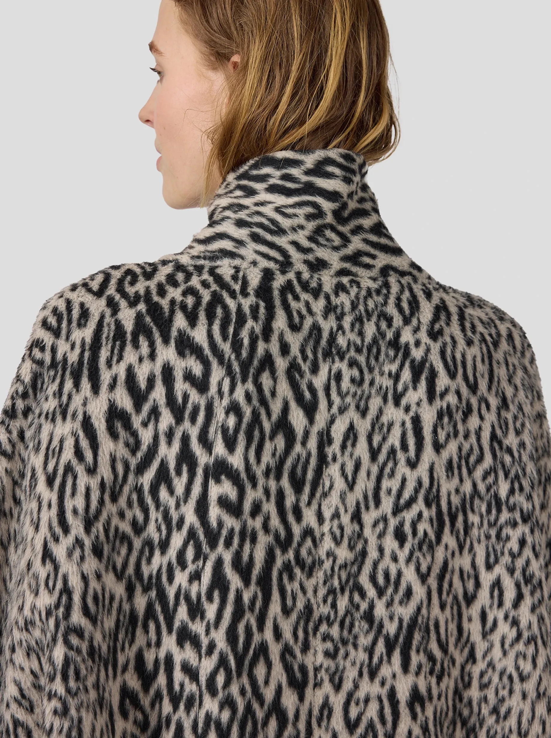 Eren Coat in Black and Grey Leopard