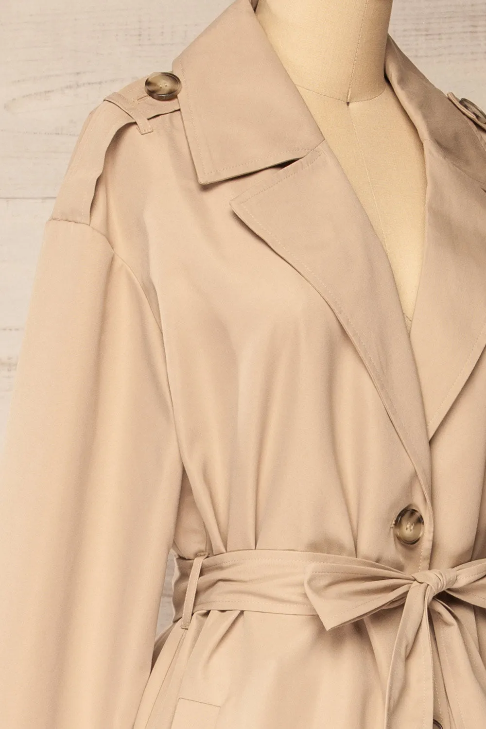 Kacovec | Beige Trench Coat w/ Belt