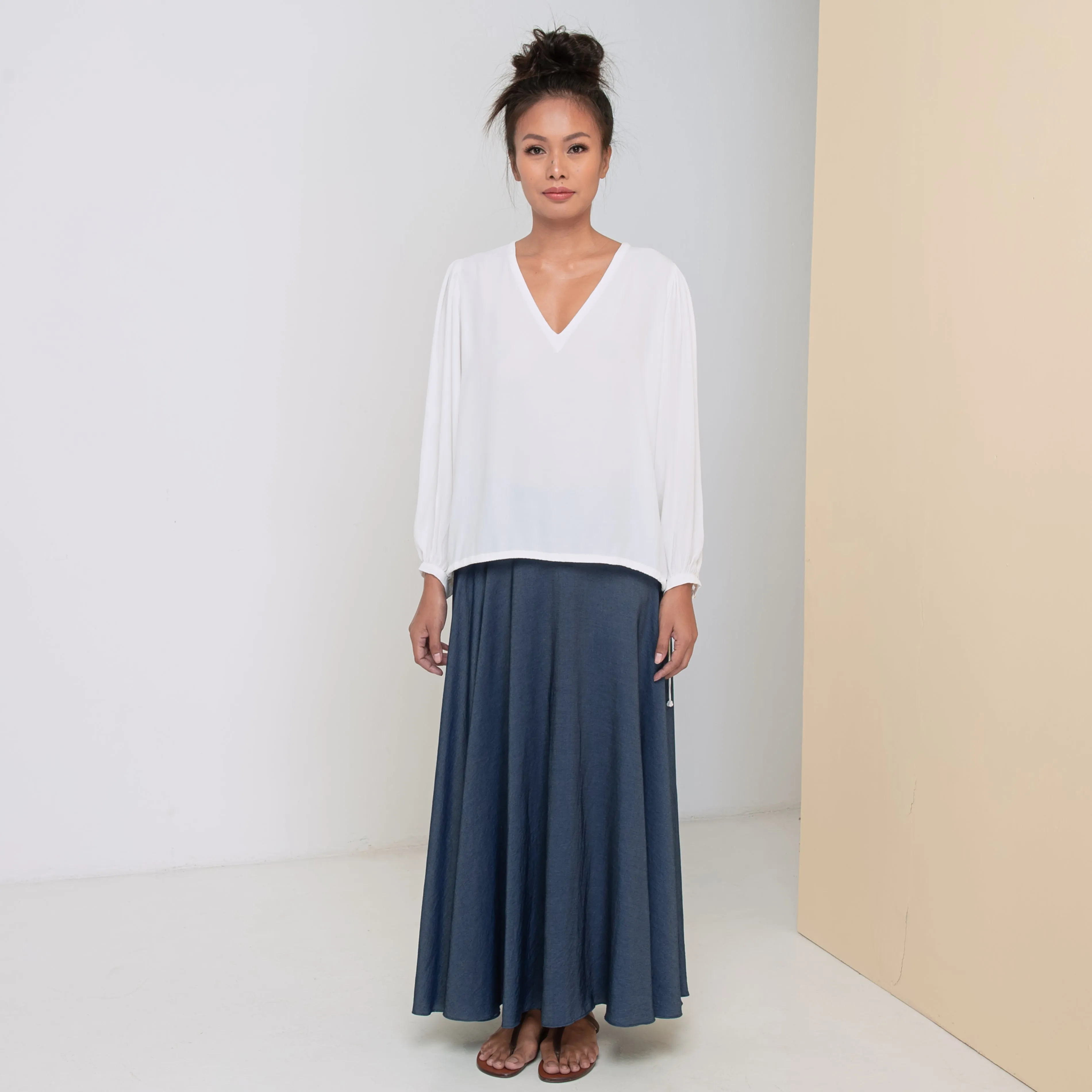 TEE V LONG SLEEVE TOP - Rayon Fujette Crepe | Off White