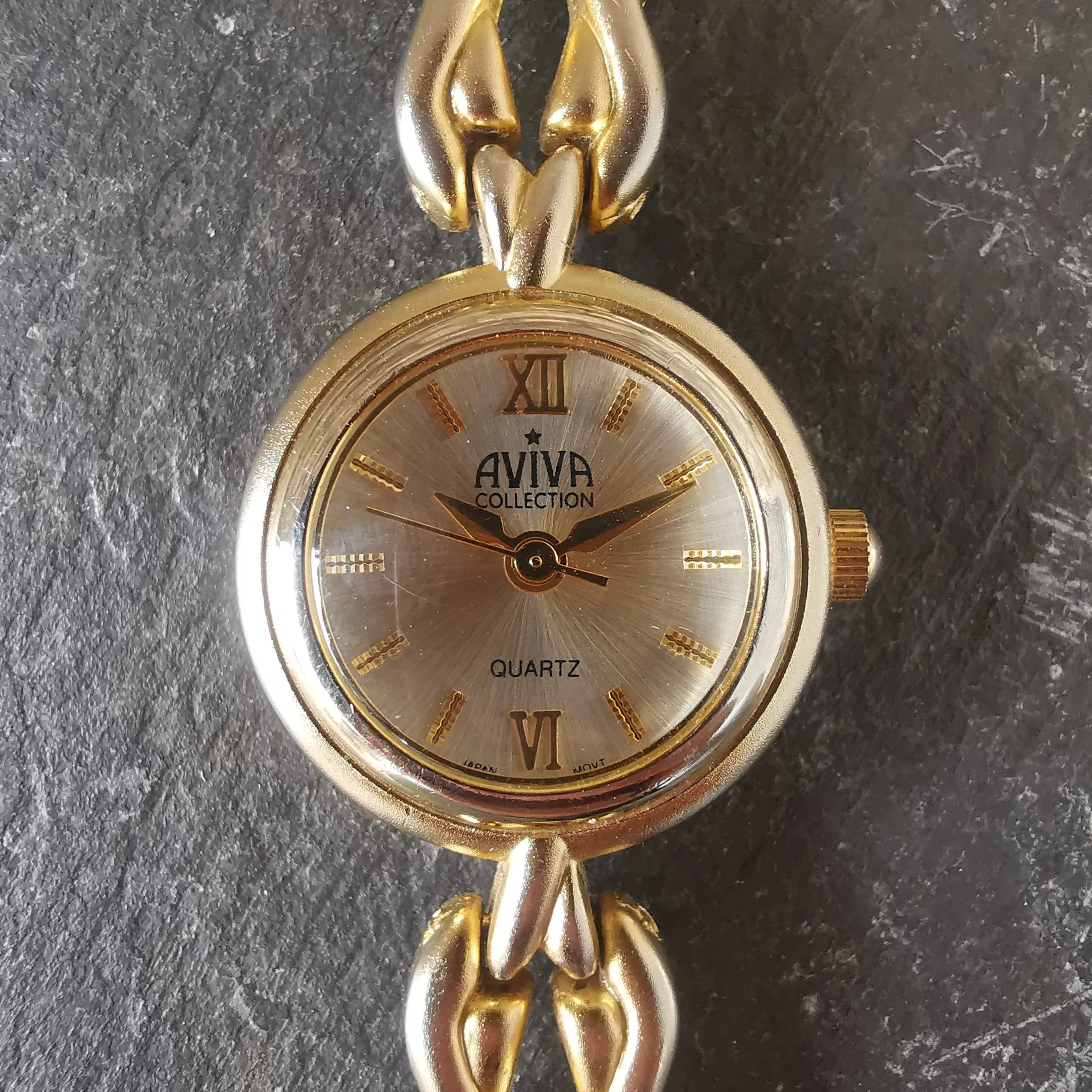 Vintage Women's AVIVA "Collection" Gold Plated Quartz Watch